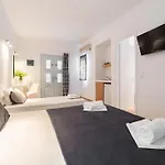 Irena Bianca Appartement *